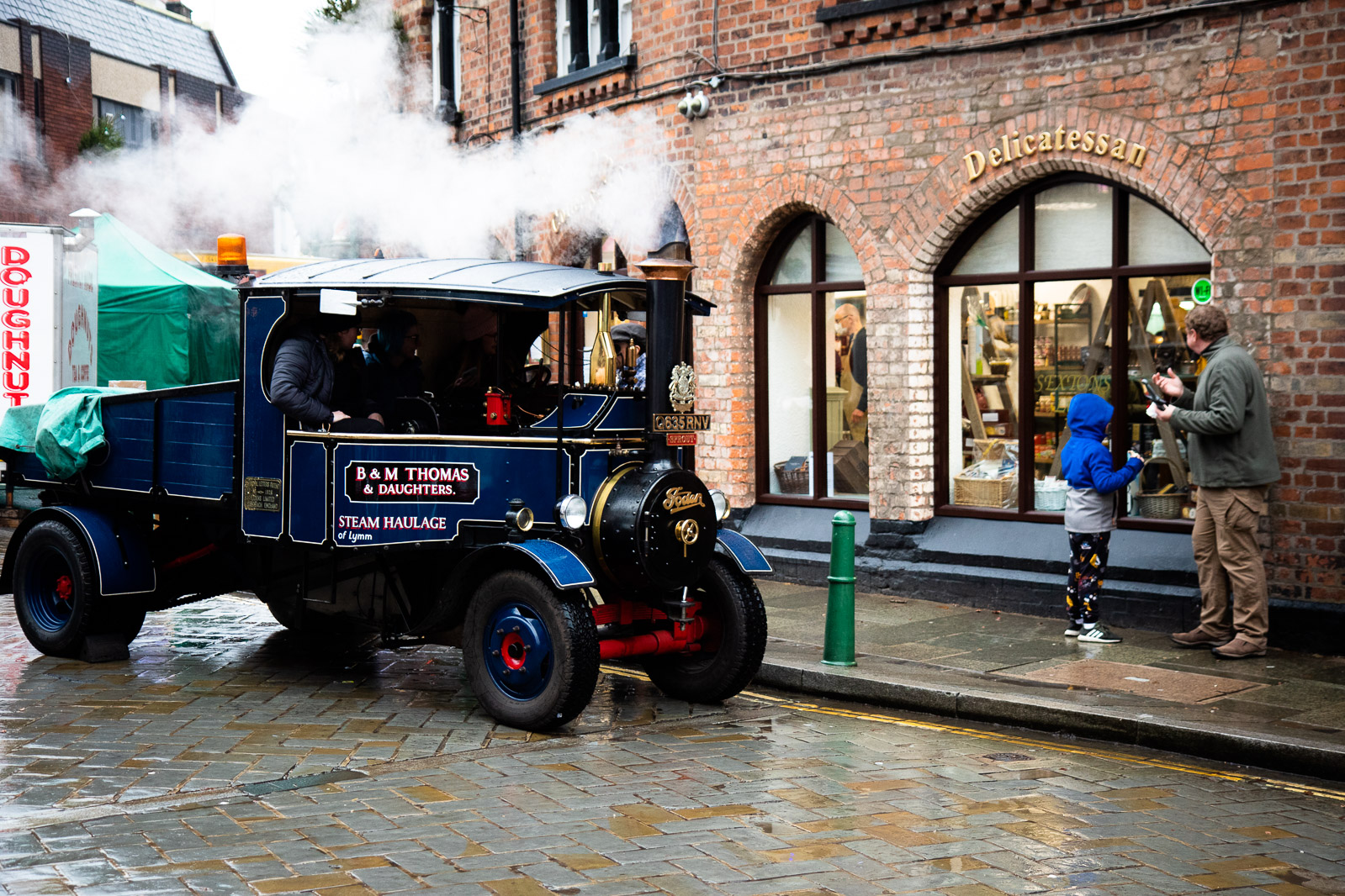 2021.12 Lymm Dickensian Steam Van