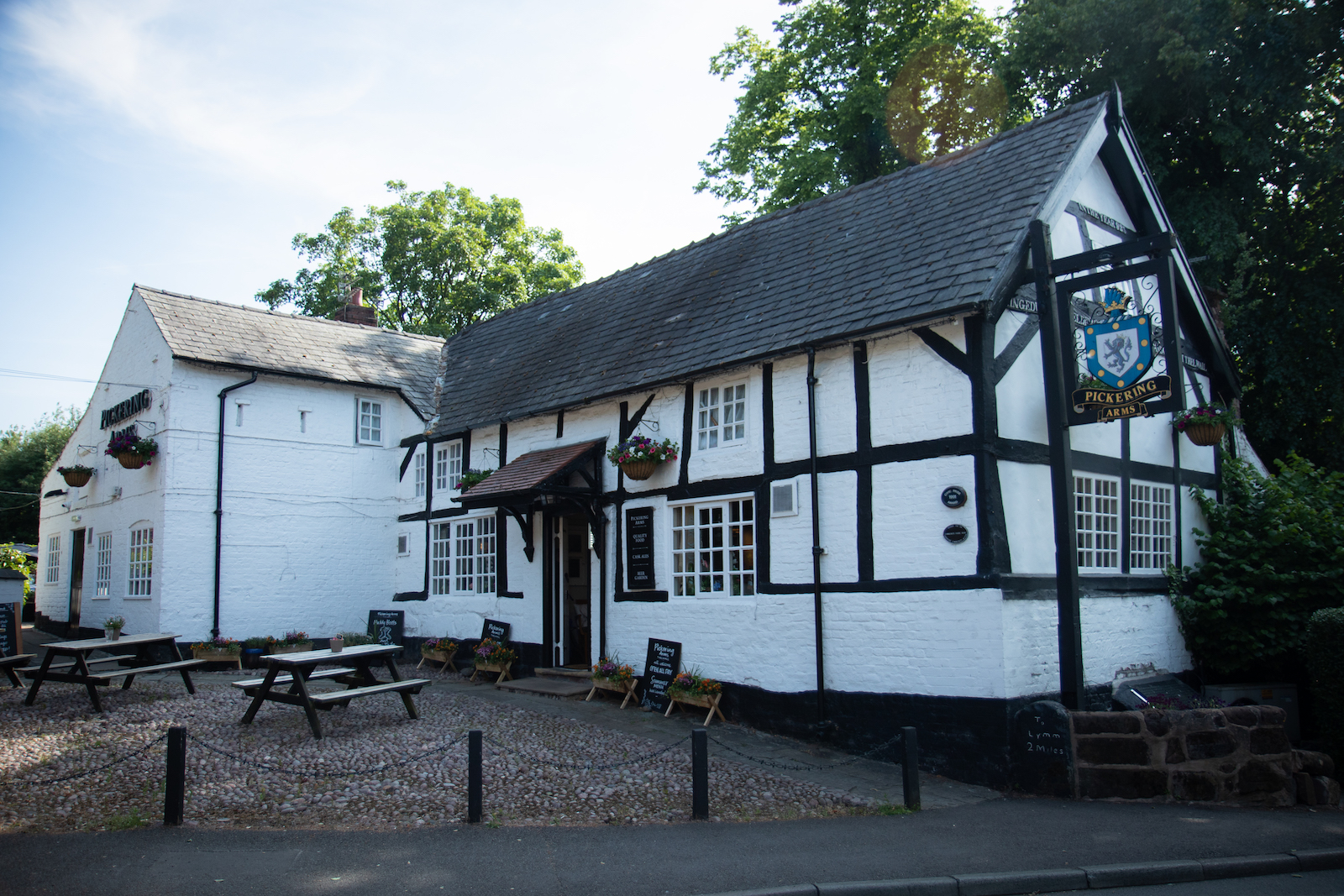 2023.06 Pickering Arms entrance